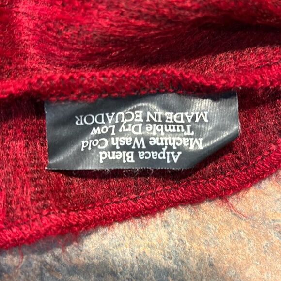 Alpaca Scarf Red Ombré - Picture 2 of 5